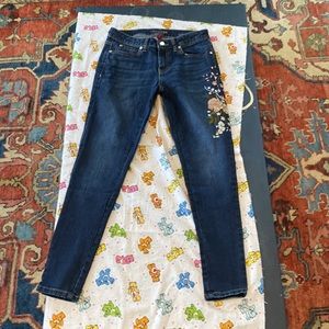 Jennifer Lopez jeans